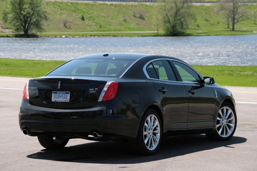  Lincoln MKS EcoBoost 2010 года  (фото 8 из 17)